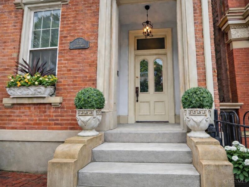 521 Liberty Hill, Cincinnati, OH 45202 Photo 2