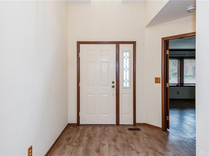 587 Cottingwood Court, Kettering, OH 45429 Photo 2