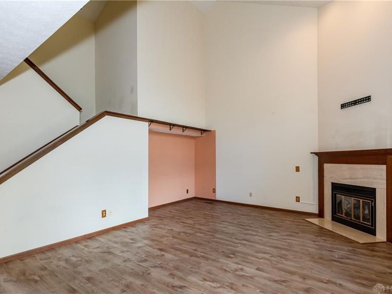 587 Cottingwood Court, Kettering, OH 45429 Photo 4