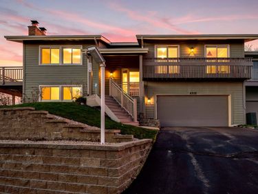 6978 W 84th Street Circle, Bloomington, MN 55438