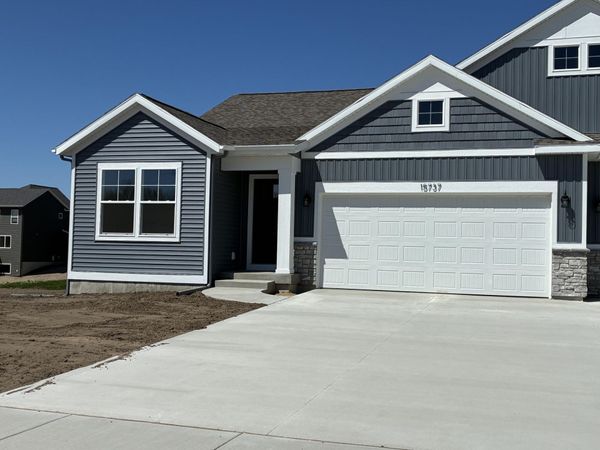 15737 Hawley Drive, Unit 33, Grand Haven, MI 49417