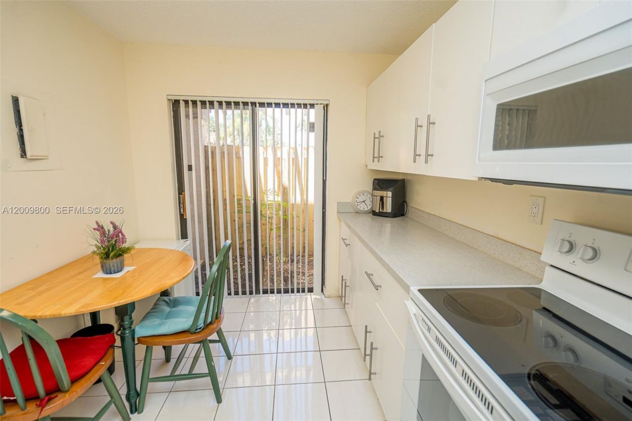 4715 NW 82nd Ave , Unit 1405, Lauderhill, FL 33351 Photo