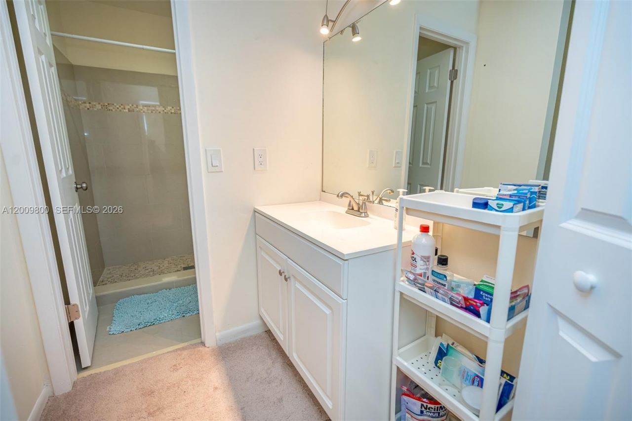 4715 NW 82nd Ave , Unit 1405, Lauderhill, FL 33351 Photo