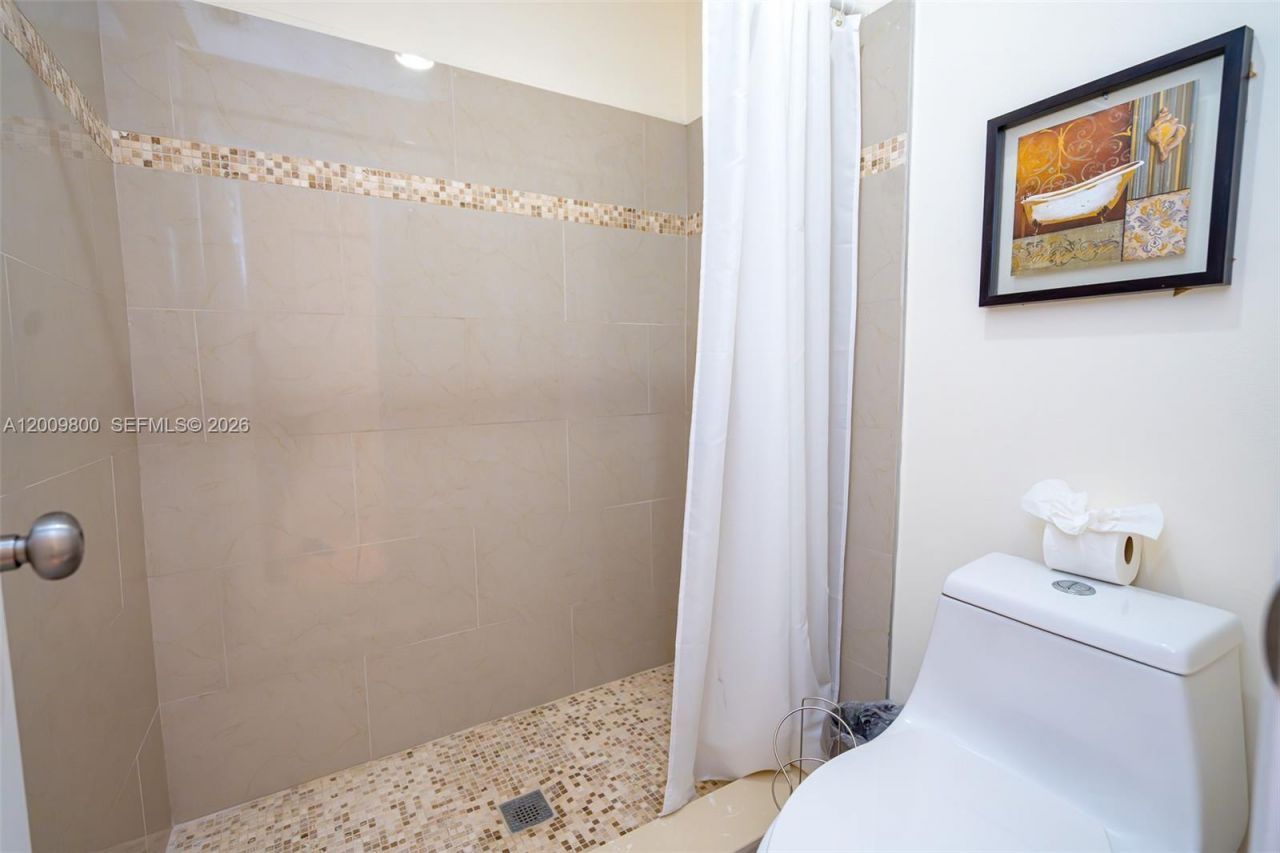 4715 NW 82nd Ave , Unit 1405, Lauderhill, FL 33351 Photo