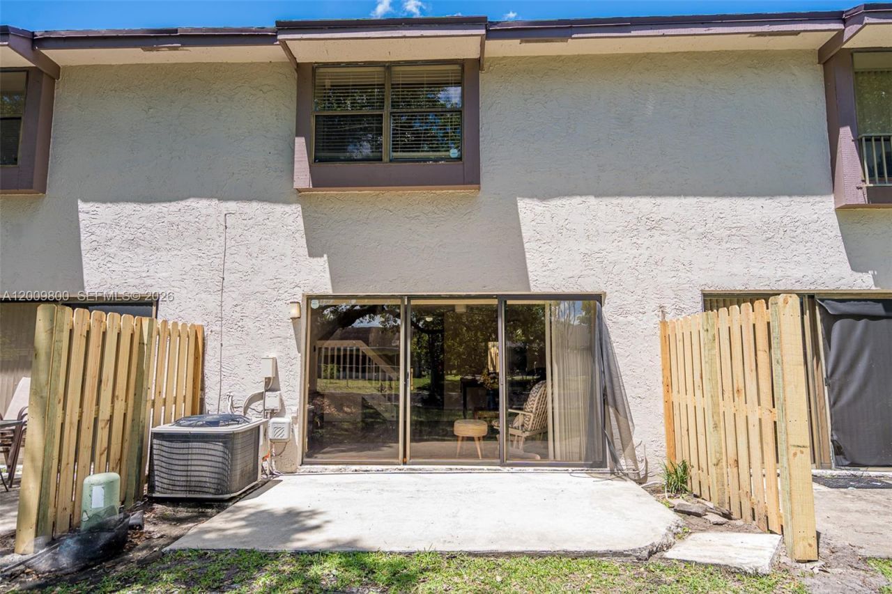4715 NW 82nd Ave , Unit 1405, Lauderhill, FL 33351 Photo