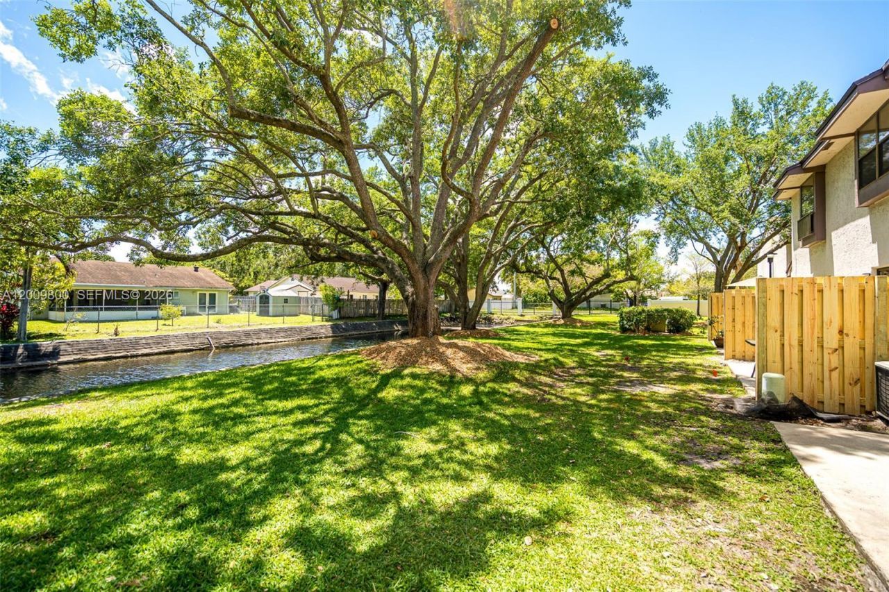 4715 NW 82nd Ave , Unit 1405, Lauderhill, FL 33351 Photo