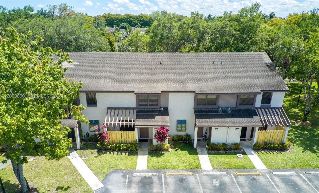 4715 NW 82nd Ave , Unit 1405, Lauderhill, FL 33351 Photo