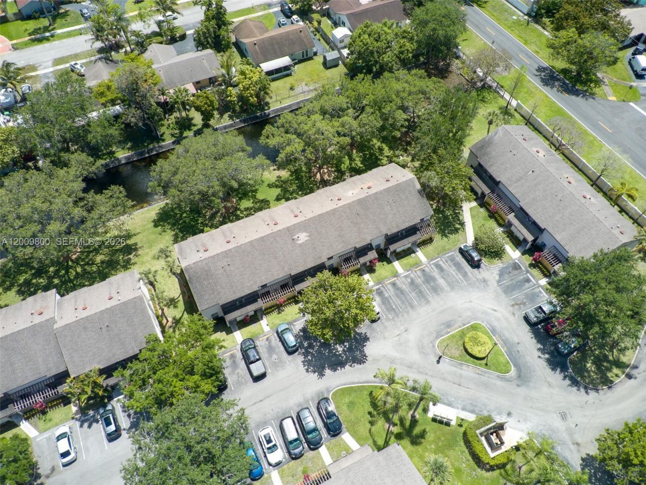 4715 NW 82nd Ave , Unit 1405, Lauderhill, FL 33351 Photo