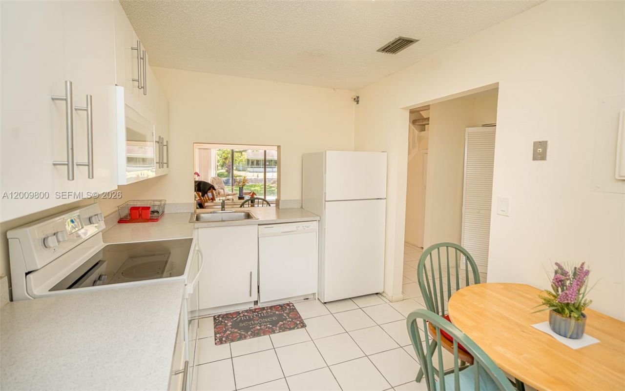 4715 NW 82nd Ave , Unit 1405, Lauderhill, FL 33351 Photo