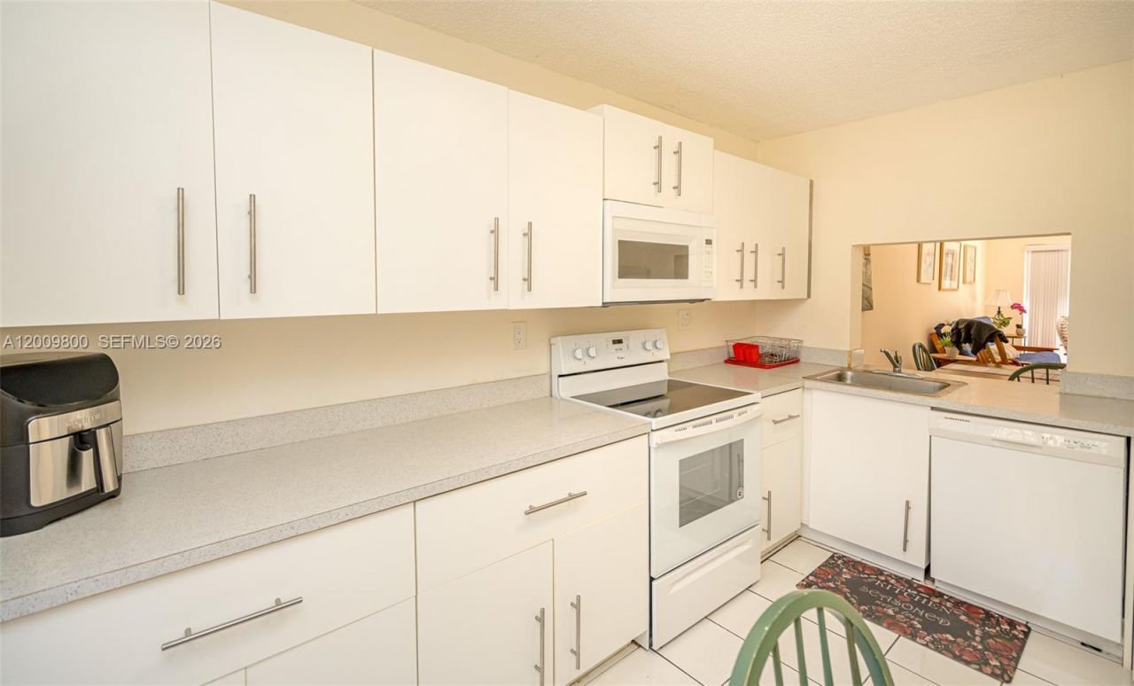 4715 NW 82nd Ave , Unit 1405, Lauderhill, FL 33351 Photo