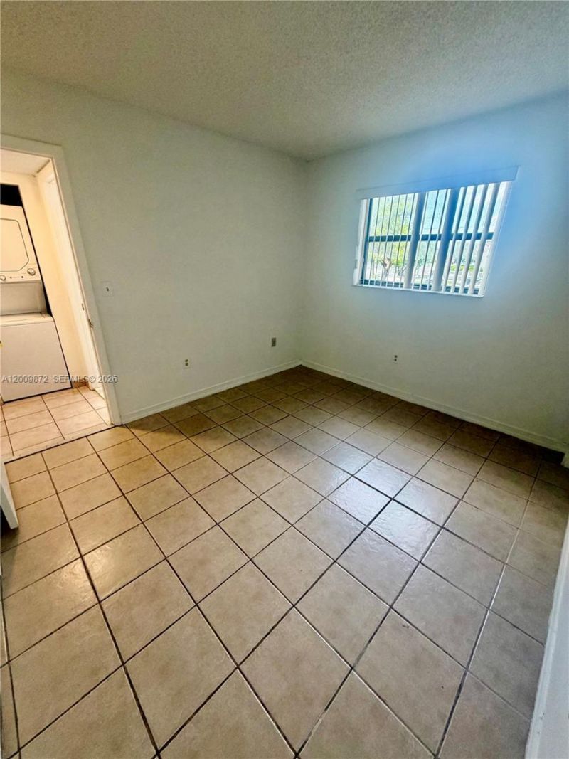 8185 NW 7th St, Unit 209, Miami, FL 33126 Photo
