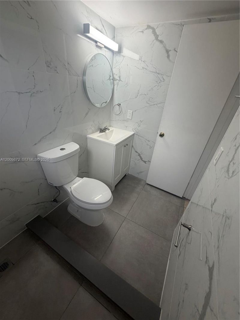 8185 NW 7th St, Unit 209, Miami, FL 33126 Photo