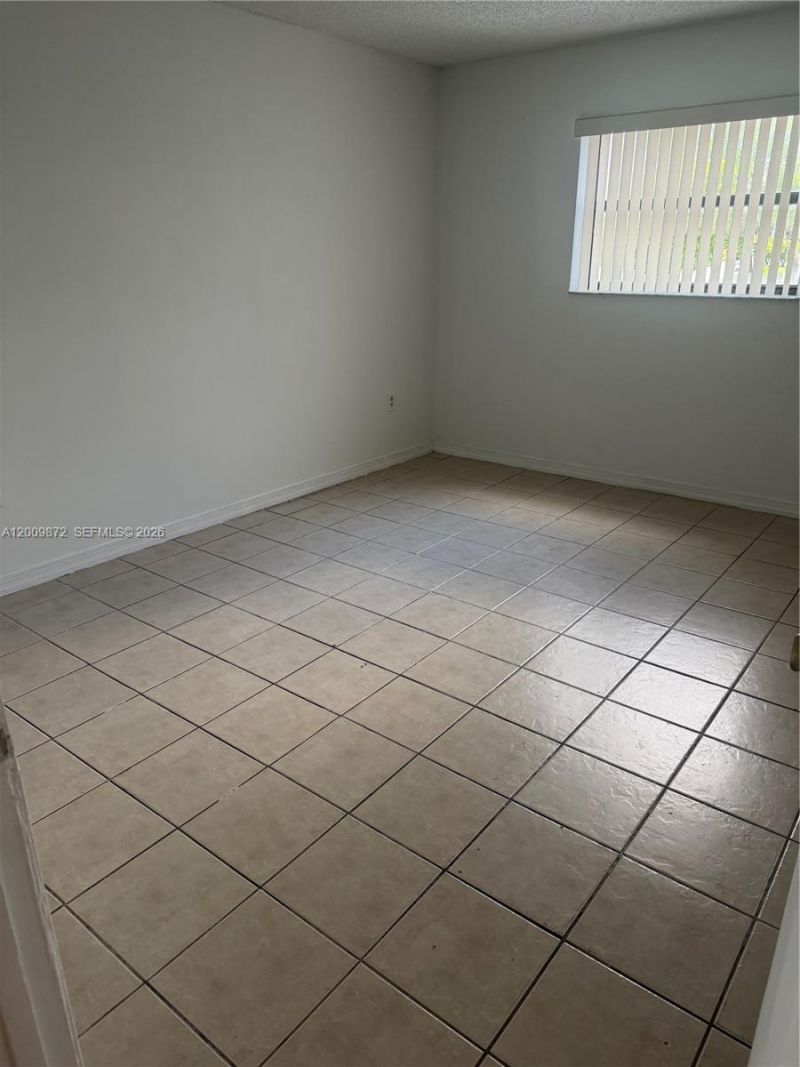 8185 NW 7th St, Unit 209, Miami, FL 33126 Photo