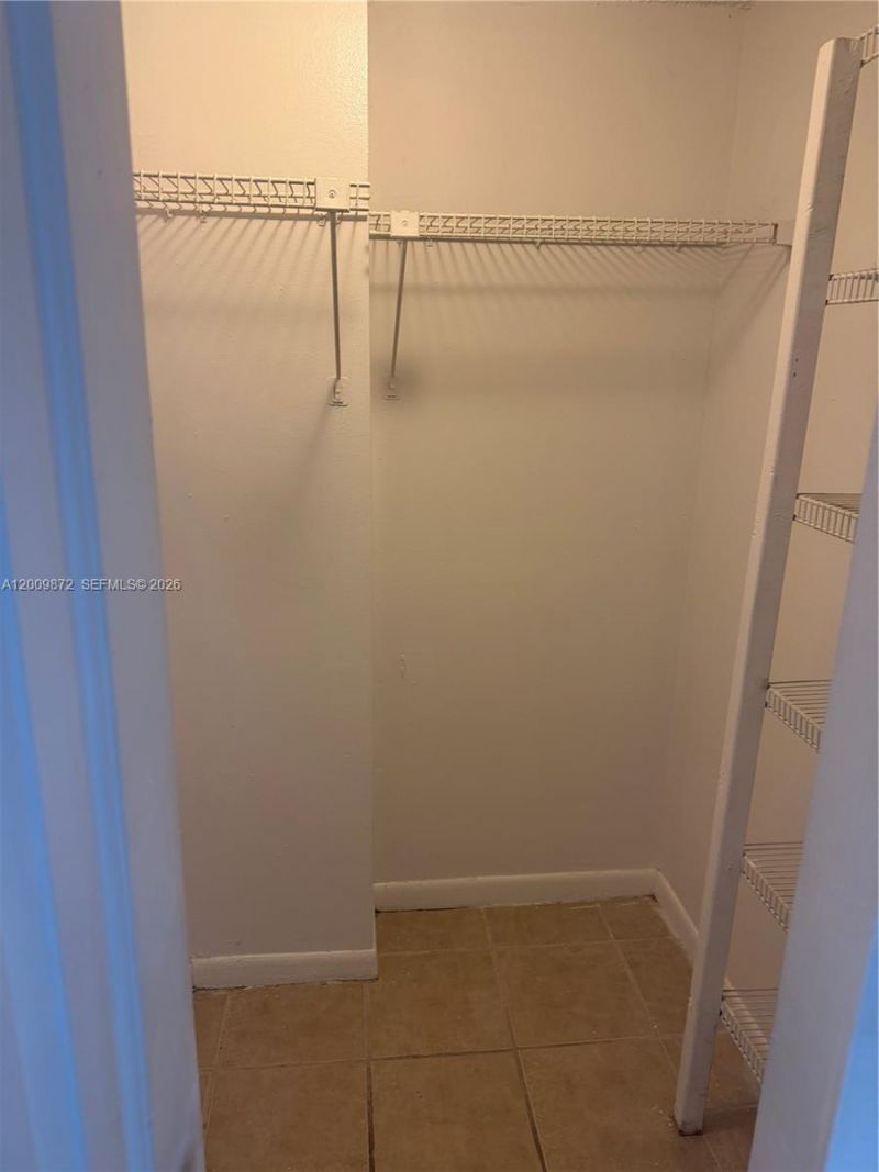 8185 NW 7th St, Unit 209, Miami, FL 33126 Photo