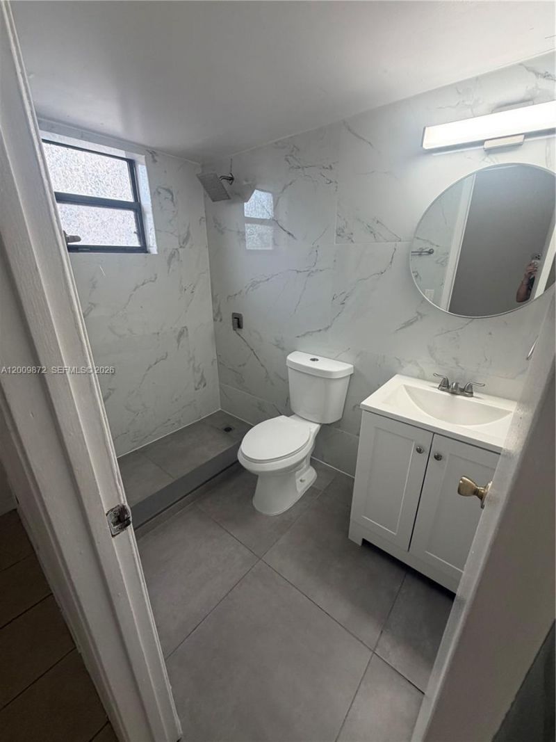 8185 NW 7th St, Unit 209, Miami, FL 33126 Photo