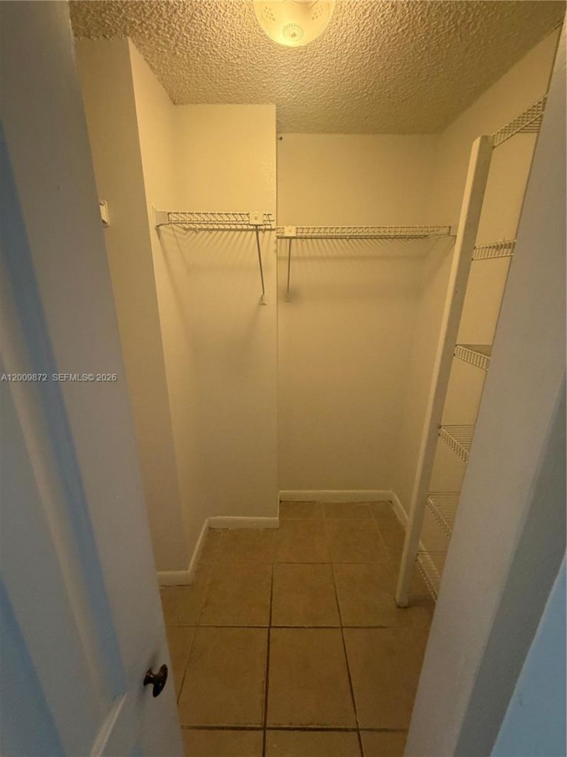 8185 NW 7th St, Unit 209, Miami, FL 33126 Photo