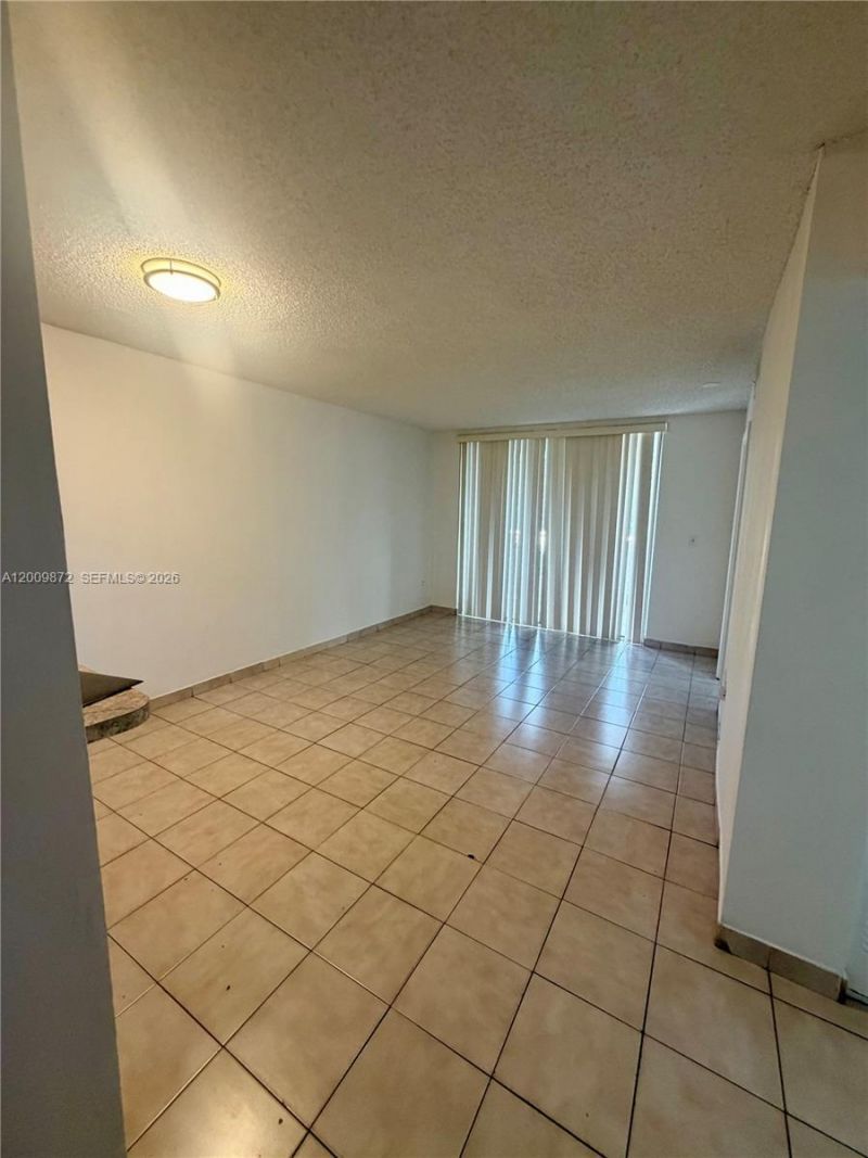 8185 NW 7th St, Unit 209, Miami, FL 33126 Photo