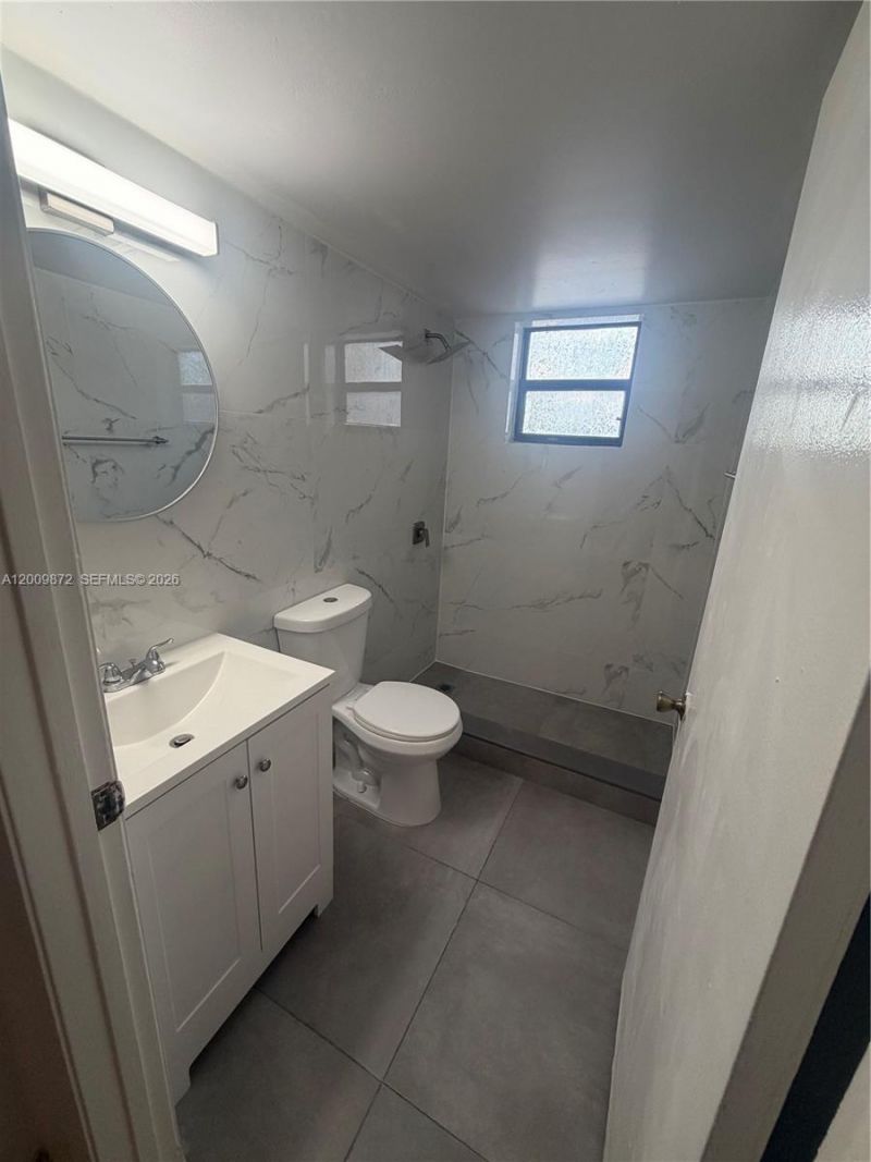 8185 NW 7th St, Unit 209, Miami, FL 33126 Photo