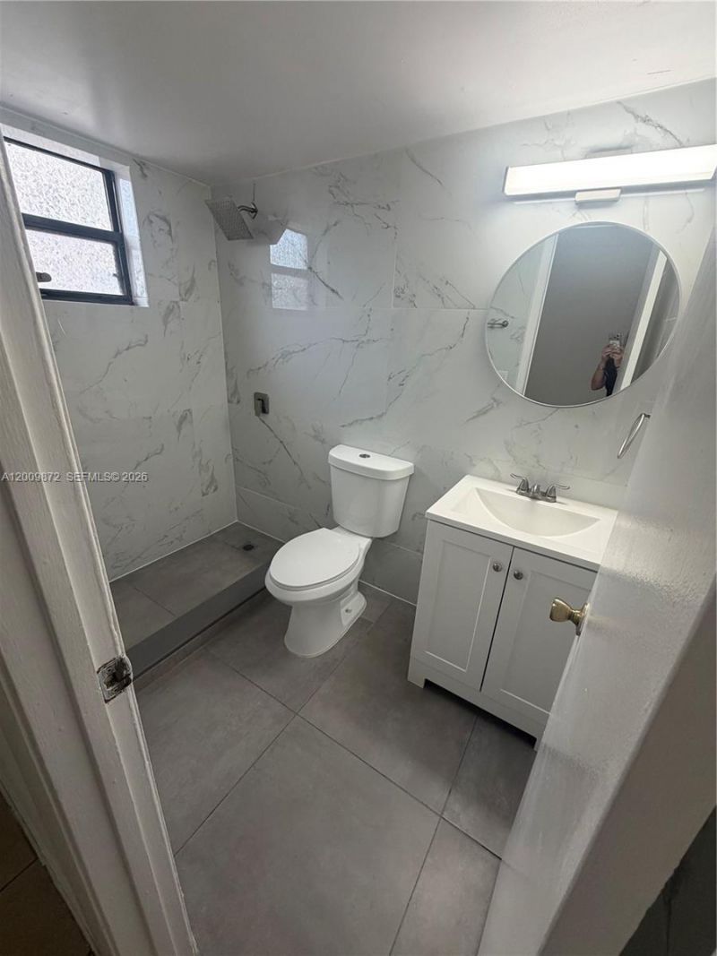 8185 NW 7th St, Unit 209, Miami, FL 33126 Photo