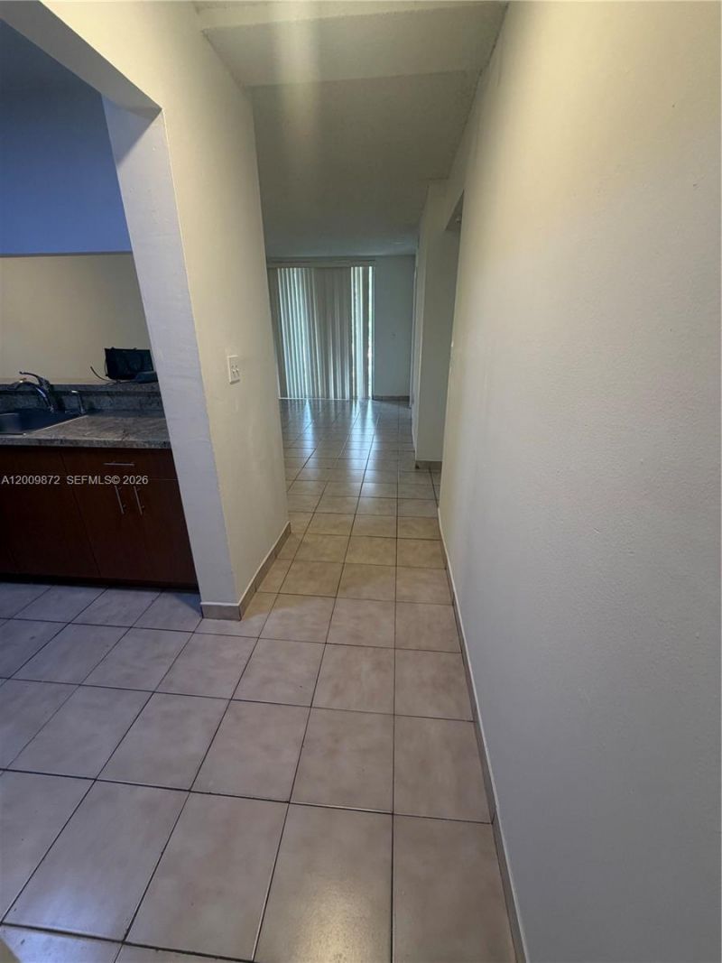 8185 NW 7th St, Unit 209, Miami, FL 33126 Photo