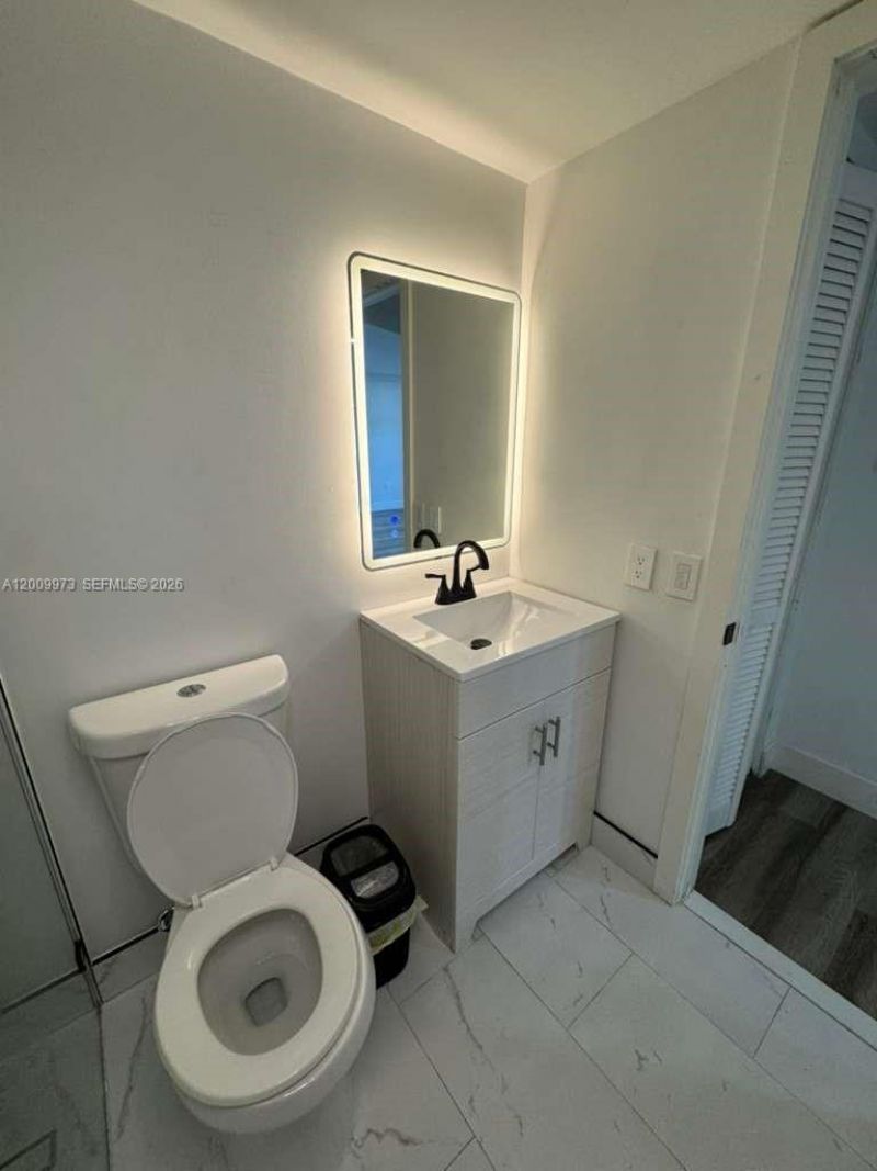 300 W Palm Cir W, Unit 307, Pembroke Pines, FL 33025 Photo