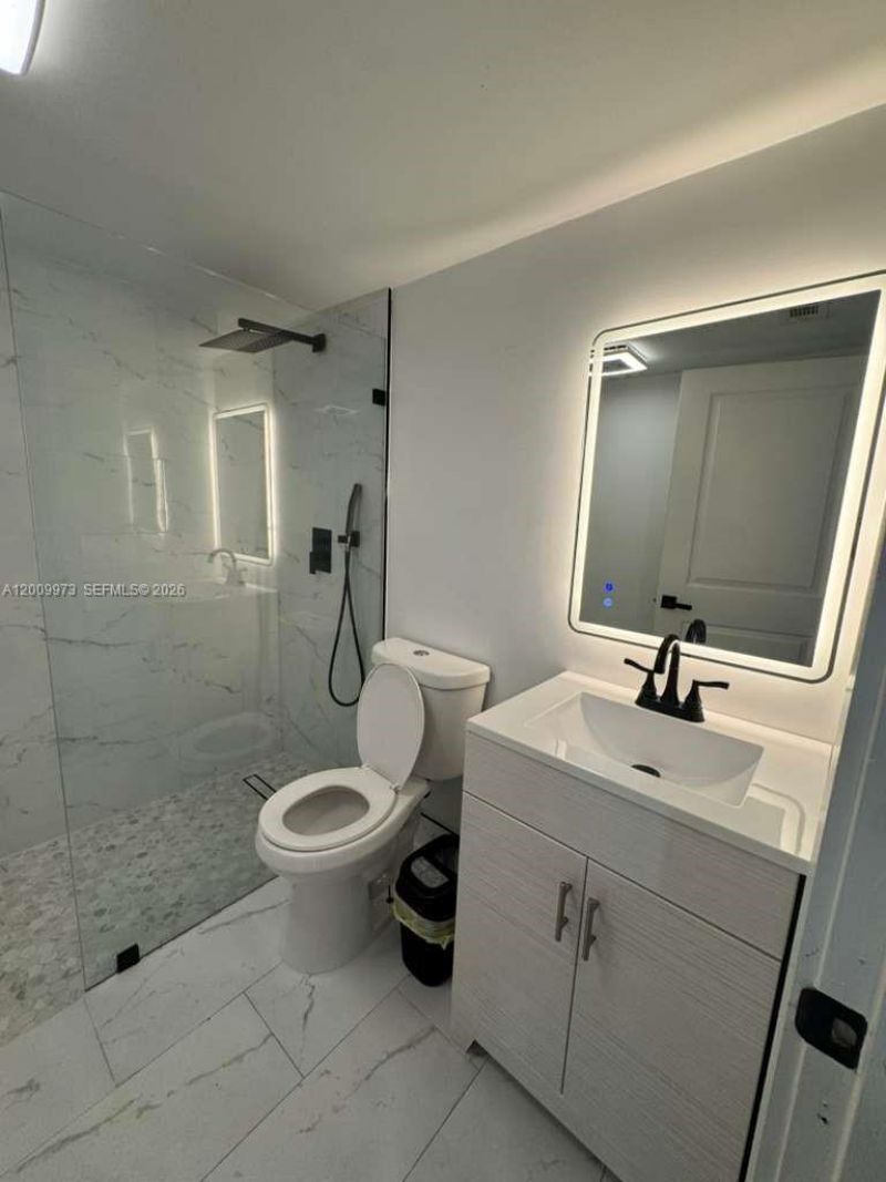 300 W Palm Cir W, Unit 307, Pembroke Pines, FL 33025 Photo