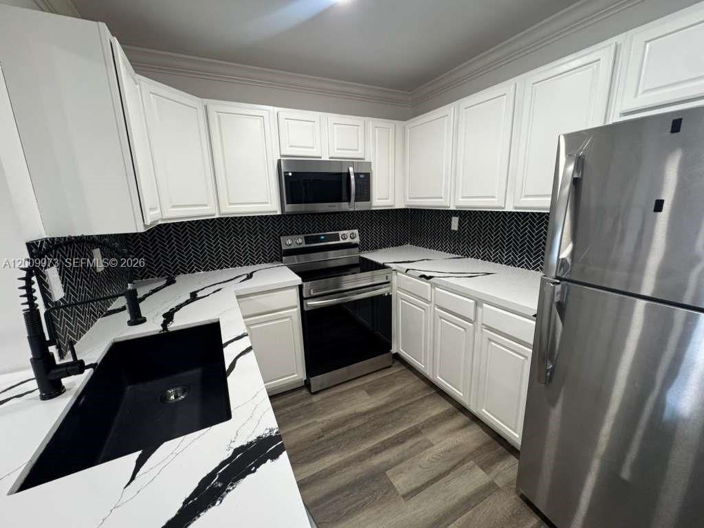 300 W Palm Cir W, Unit 307, Pembroke Pines, FL 33025 Photo