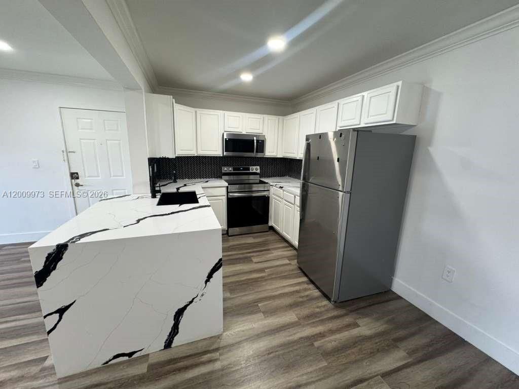 300 W Palm Cir W, Unit 307, Pembroke Pines, FL 33025 Photo