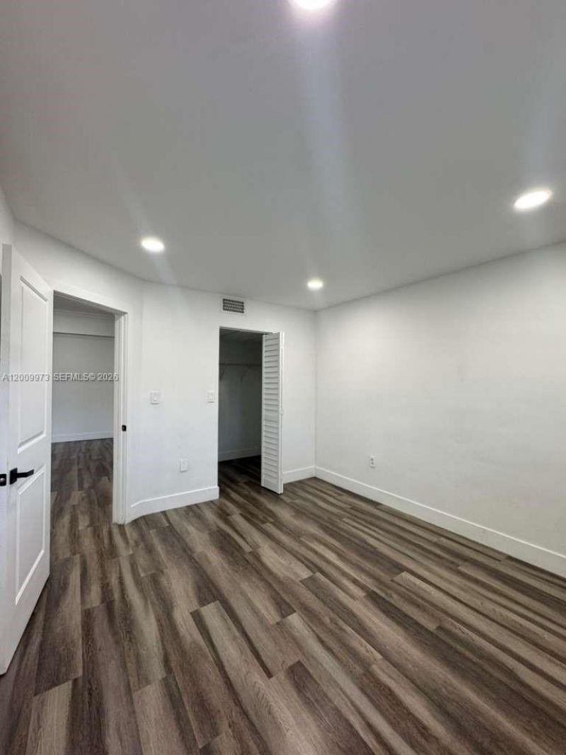 300 W Palm Cir W, Unit 307, Pembroke Pines, FL 33025 Photo