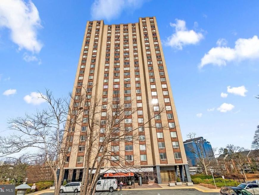 9701 Fields Road, Unit 1808, Gaithersburg, MD 20878 Main Photo