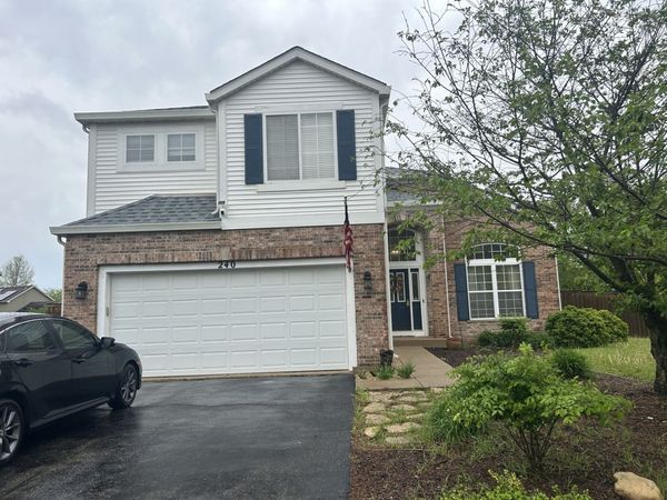 240 Paradise Parkway , Oswego, IL 60543