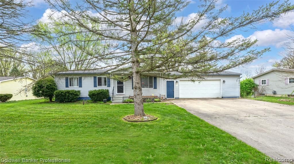 6350 Tamara Drive, Genesee Township, MI 48506 Main Photo
