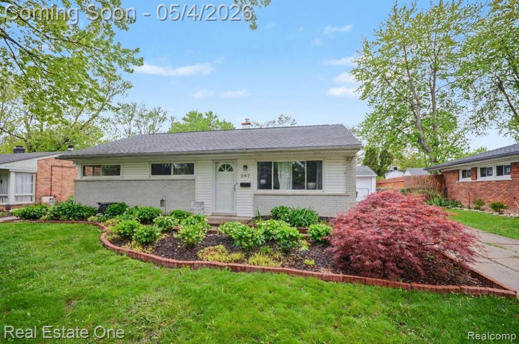 247 Kenyon Drive, Troy, MI 48083 Main Photo