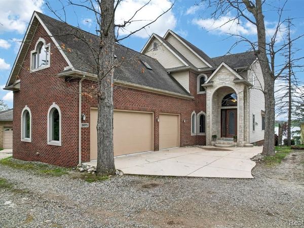 3071 School Lake Drive , Brighton Twp, MI 48114