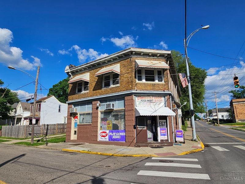 5700 Highland Avenue, Elmwood Place, OH 45216 Photo 3