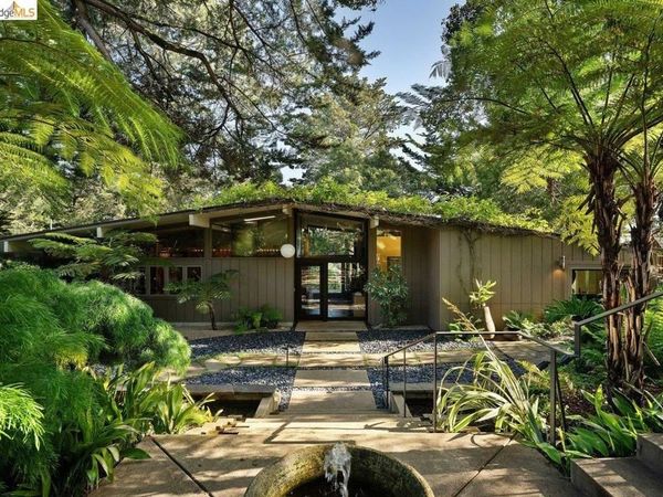2871 Morley Dr, Oakland, CA 94611