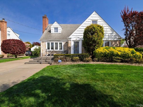 49 Park Avenue , Malverne, NY 11565