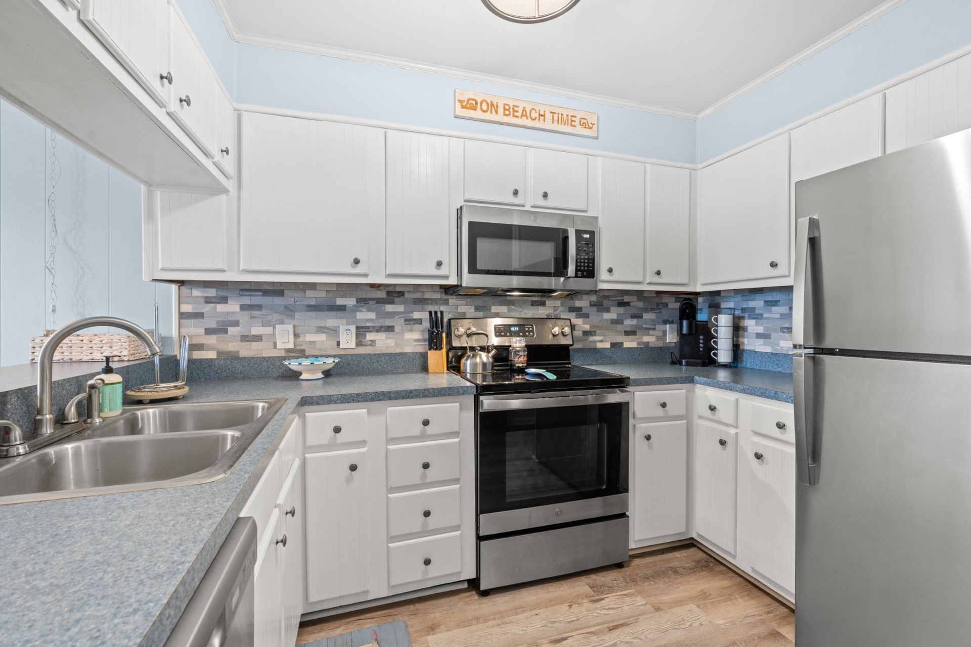 9501 Shore Dr.  Photo 4