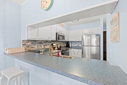 9501 Shore Dr.  photo 4