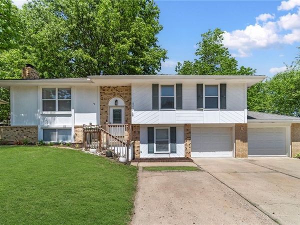 19212 E 15TH Street, Independence, MO 64056