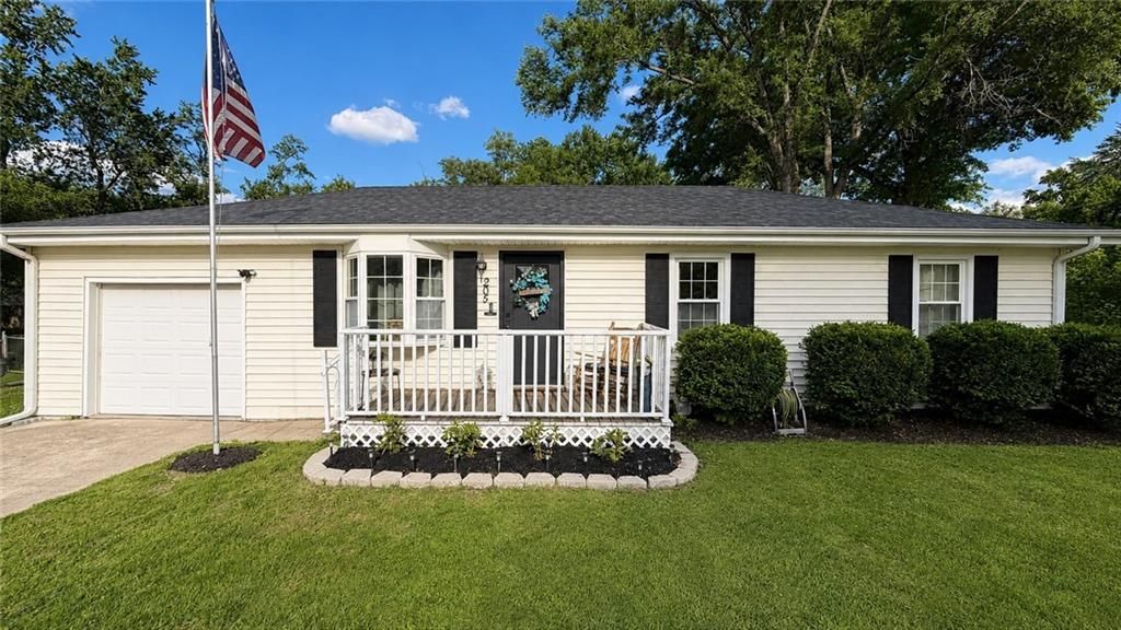 205 Hostetter Street, Buckner, MO 64016 Main Photo