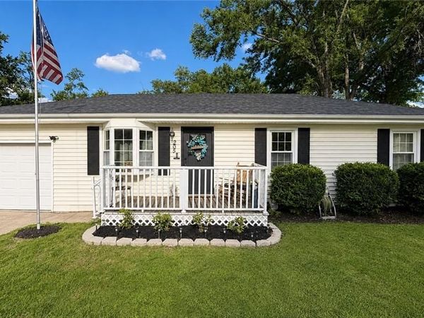 205 Hostetter Street, Buckner, MO 64016