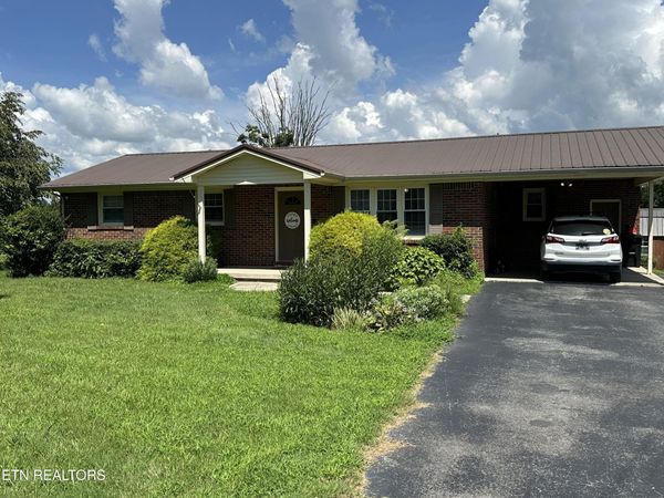 1567 Clemmons Rd, Cookeville, TN 38501