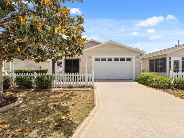 300 VARNVILLE WAY, THE VILLAGES, FL 32162