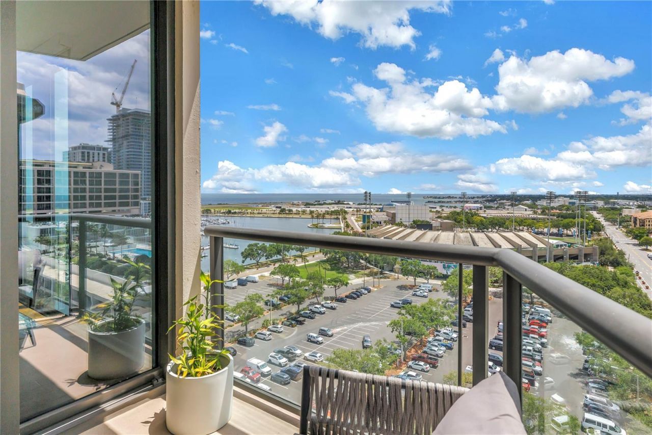 1 Beach Drive Se, Unit 1207, Saint Petersburg, FL 33701 Photo