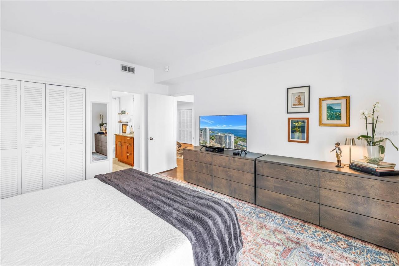 1 Beach Drive Se, Unit 1207, Saint Petersburg, FL 33701 Photo
