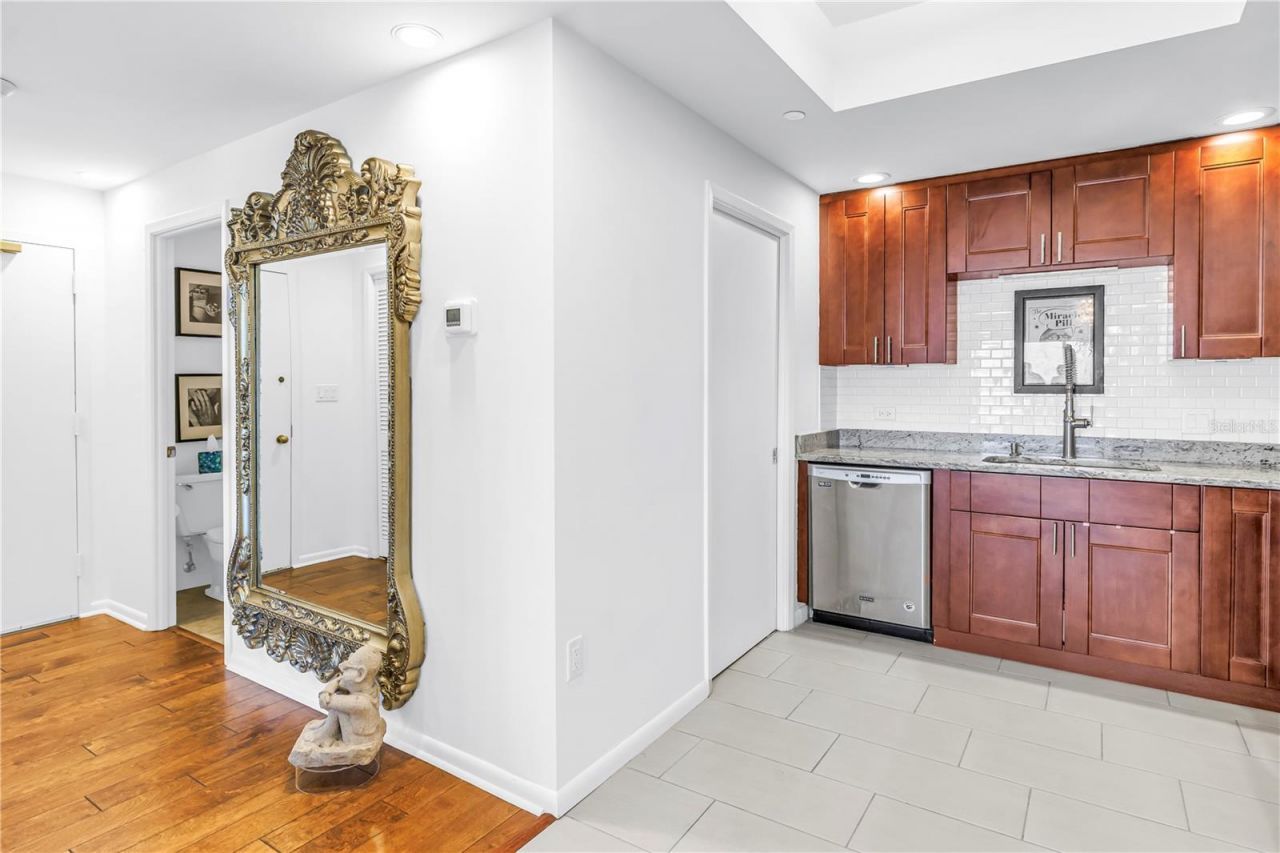 1 Beach Drive Se, Unit 1207, Saint Petersburg, FL 33701 Photo