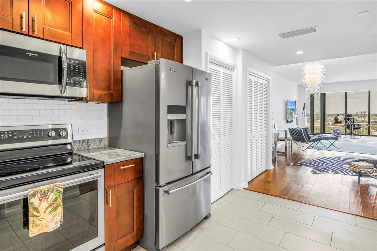 1 Beach Drive Se, Unit 1207, Saint Petersburg, FL 33701 Photo