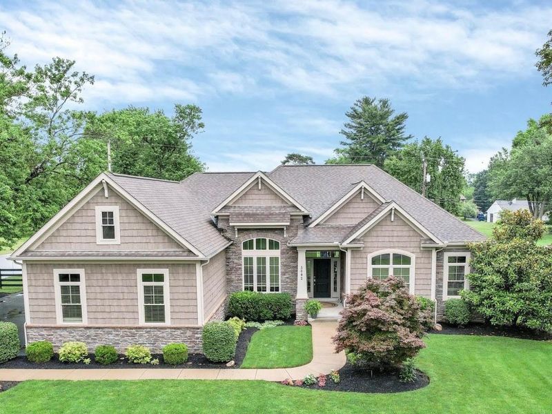 5042 Henderson Heights Road, Columbus, OH 43220 Photo 1