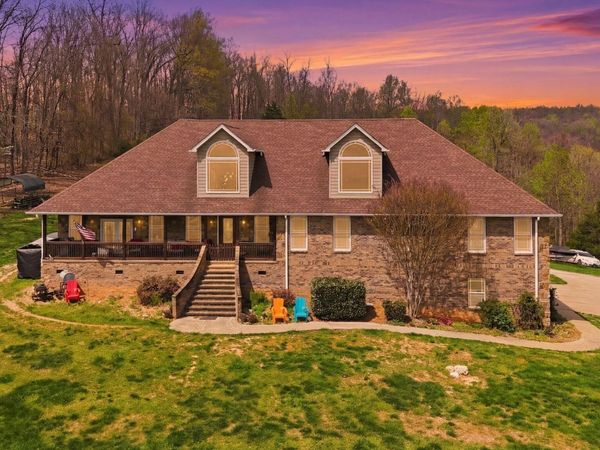 741 Clinch Valley Rd , Powder Springs, TN 37848